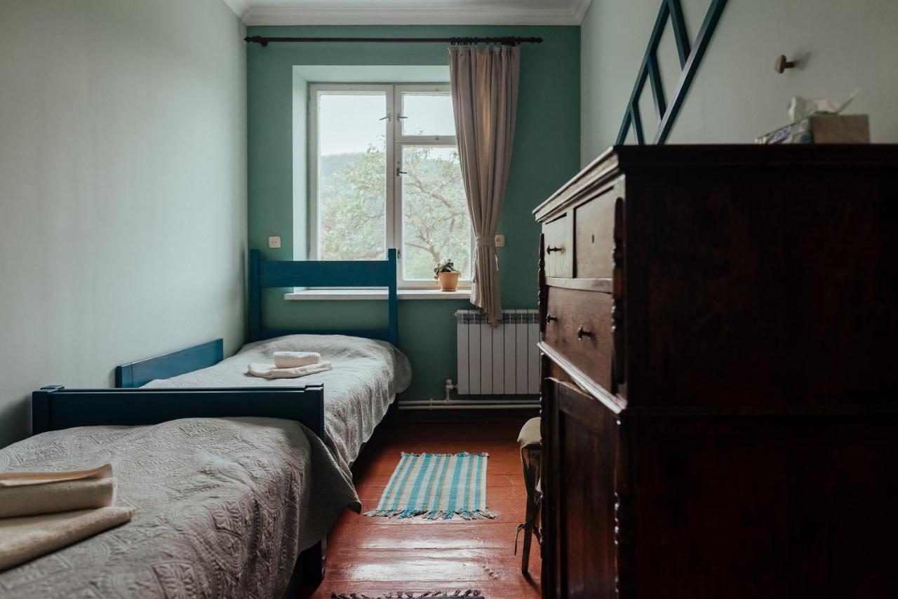 Chamich Guesthouse Debed ภายนอก รูปภาพ